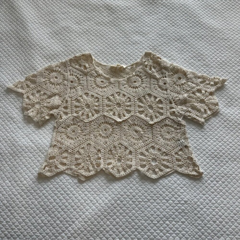 Rebellion Cream Crochet Lace Overlay Sz L